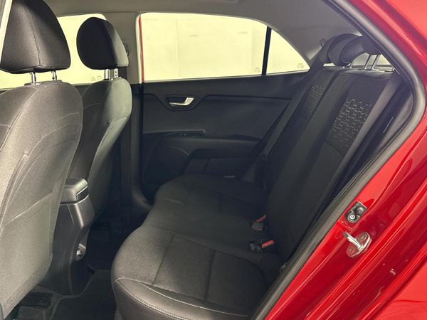2022-Kia-Rio-14-EX-5-dr image:3
