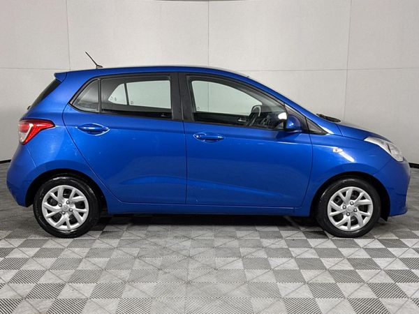 2018-Hyundai-Grand-i10-10-Motion image:17