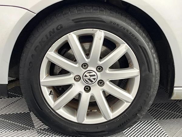 2009-Volkswagen-Jetta-20-Trendline image:2
