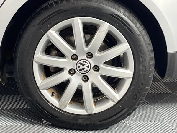 2009-Volkswagen-Jetta-20-Trendline image:4