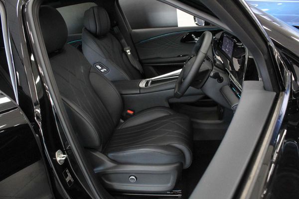 2026-Omoda-C9-15T-AWD-Phev image:19