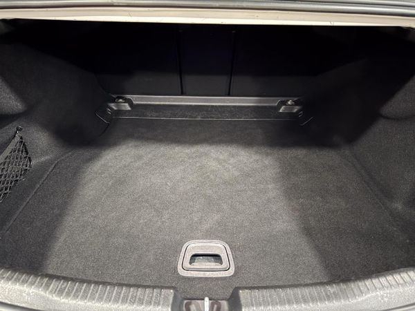 2022-Mercedes-Benz-C-Class-C-220d-Auto image:13