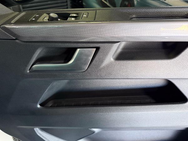 2023-Volkswagen-Caravelle-T61-20-BiTDI-Highline-Auto-4Motion-146kW image:19