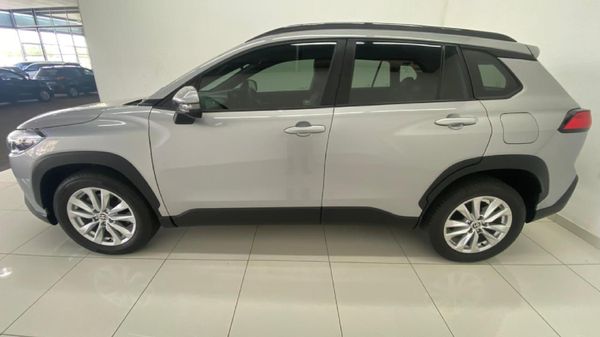 2024-Toyota-Corolla-Cross-18-XS image:1
