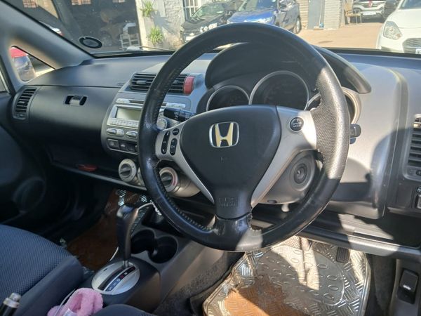 2007-Honda-Jazz-15i-Auto image:6
