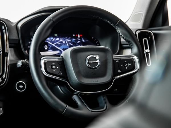 2025-Volvo-XC40-B4-Plus-Dark-Geartronic-Mild-Hybrid image:16