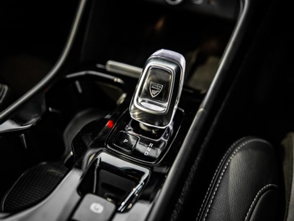 2025-Volvo-XC40-B4-Plus-Dark-Geartronic-Mild-Hybrid image:21