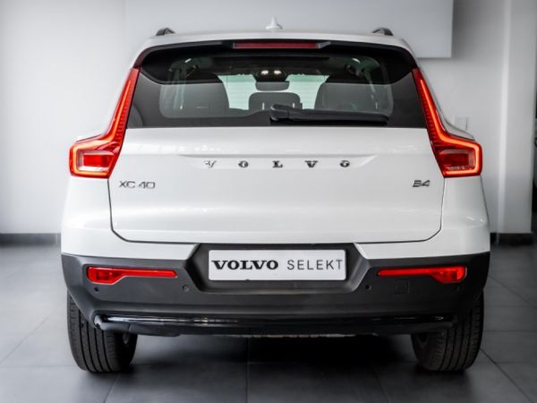 2025-Volvo-XC40-B4-Plus-Dark-Geartronic-Mild-Hybrid image:7