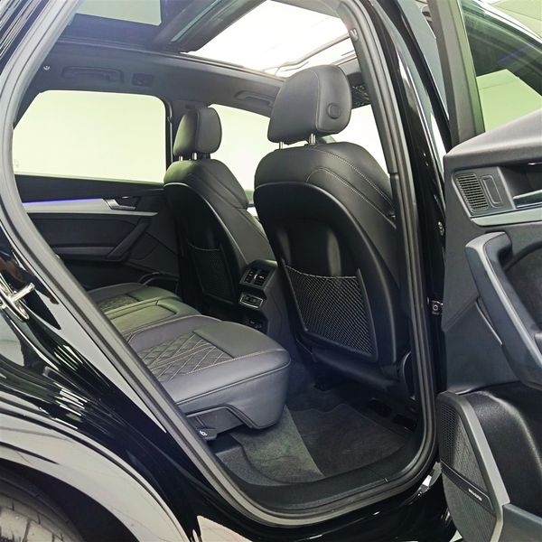 2025-Audi-SQ5-quattro-Auto-Black-Edition image:17