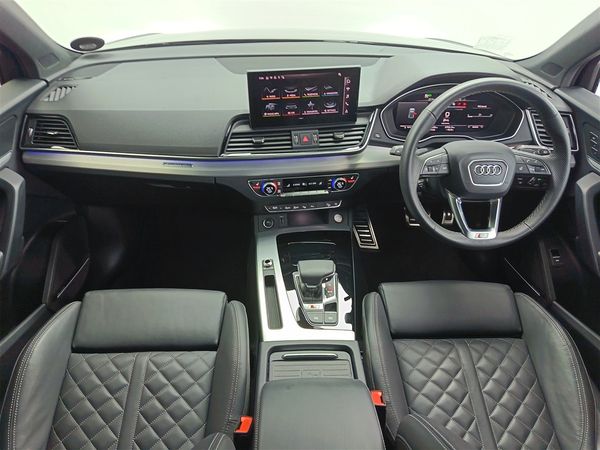 2025-Audi-SQ5-quattro-Auto-Black-Edition image:18