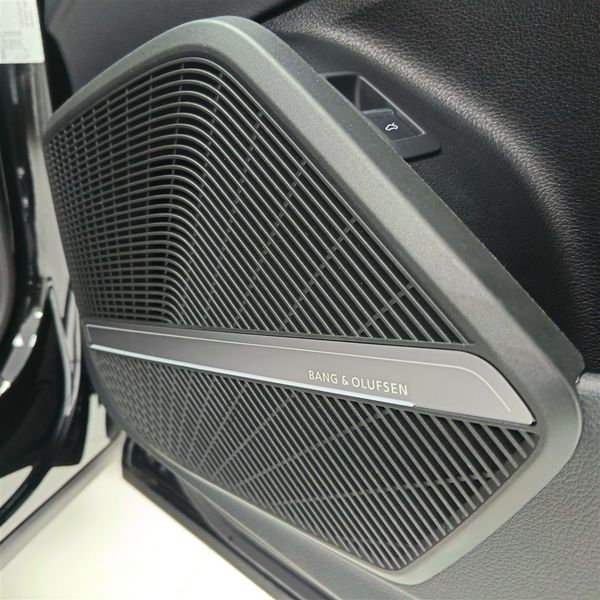 2025-Audi-SQ5-quattro-Auto-Black-Edition image:23