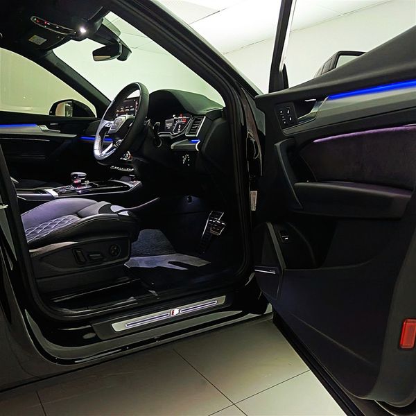 2025-Audi-SQ5-quattro-Auto-Black-Edition image:24