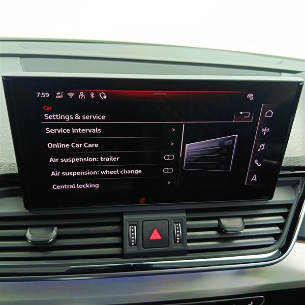 2025-Audi-SQ5-quattro-Auto-Black-Edition image:34