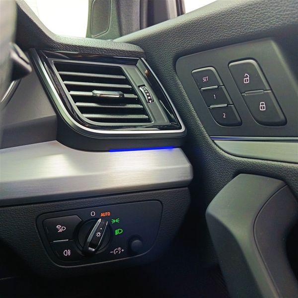 2025-Audi-SQ5-quattro-Auto-Black-Edition image:37