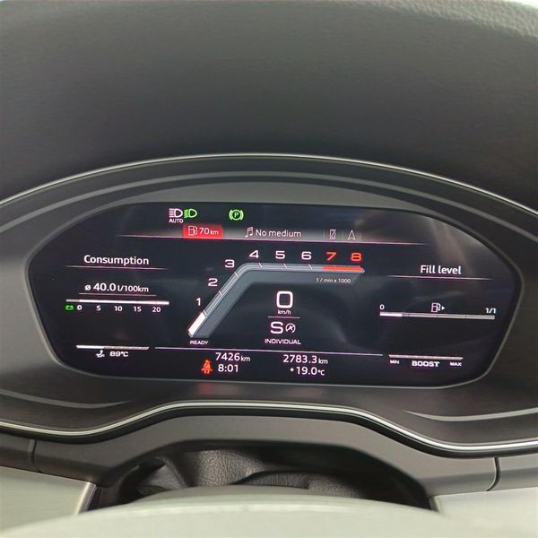 2025-Audi-SQ5-quattro-Auto-Black-Edition image:41