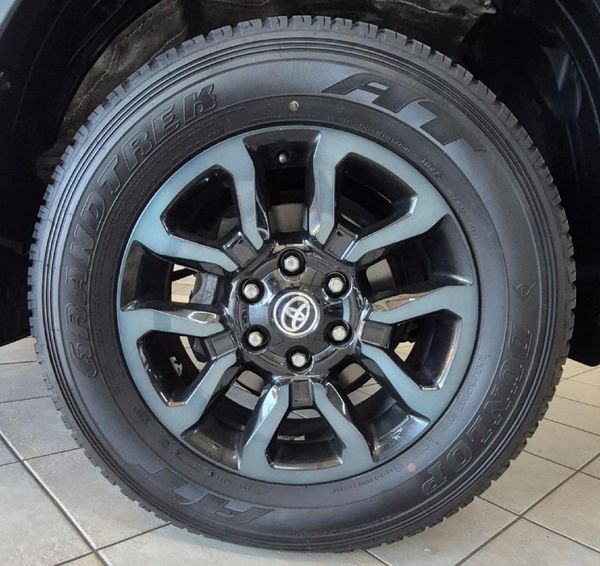 2023-Toyota-Hilux-28-GD-6-Raised-Body-Legend-4x4-Auto-Double-Cab image:9