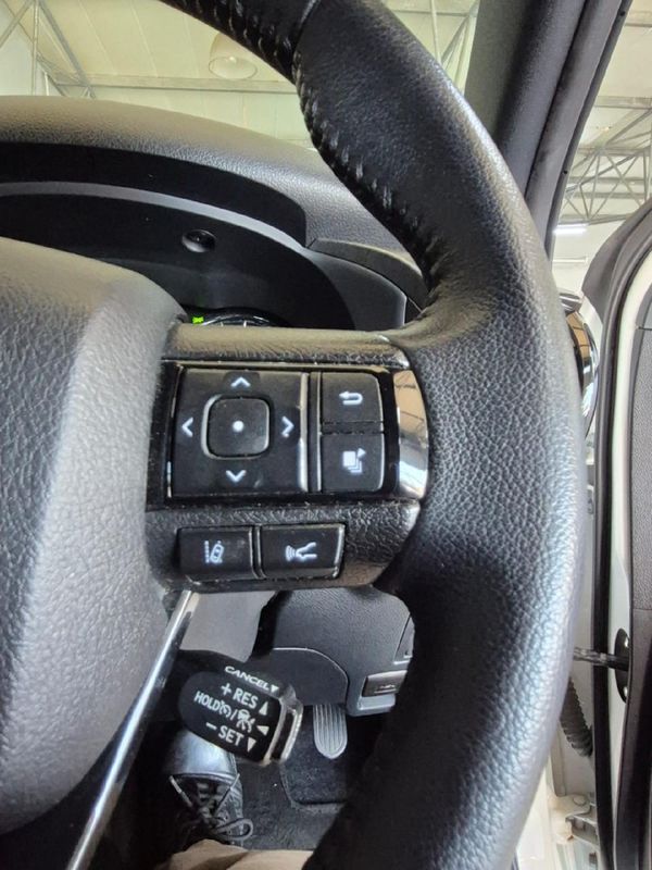 2023-Toyota-Hilux-28-GD-6-Raised-Body-Legend-4x4-Auto-Double-Cab image:20