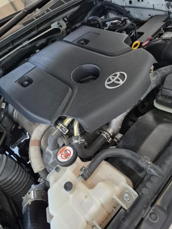 2023-Toyota-Hilux-28-GD-6-Raised-Body-Legend-4x4-Auto-Double-Cab image:25