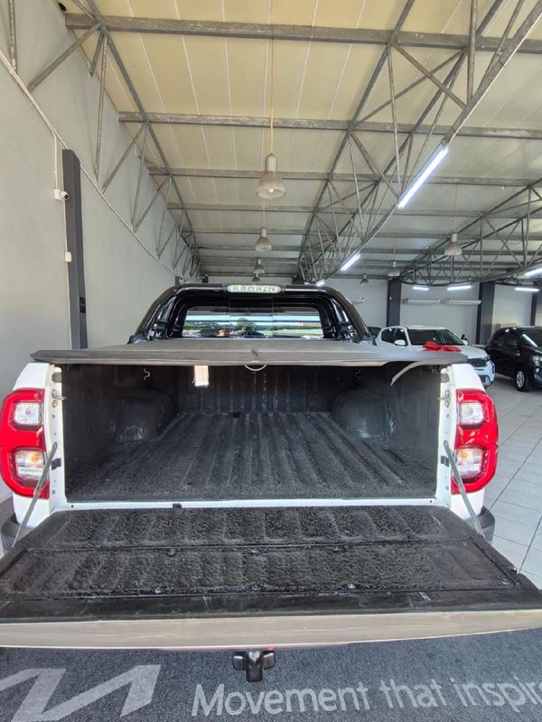 2023-Toyota-Hilux-28-GD-6-Raised-Body-Legend-4x4-Auto-Double-Cab image:8