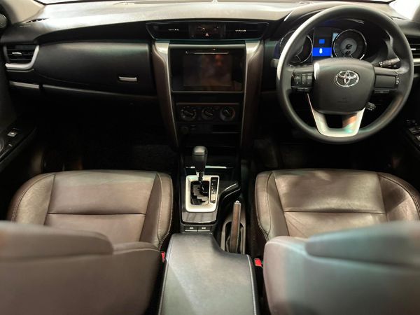 2019-Toyota-Fortuner-24-GD-6-Raised-Body-Auto image:9