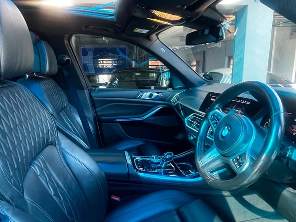 2019-BMW-X5-M50d image:9