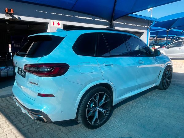 2019-BMW-X5-M50d image:3