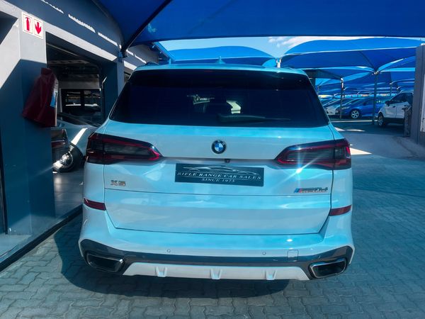 2019-BMW-X5-M50d image:4