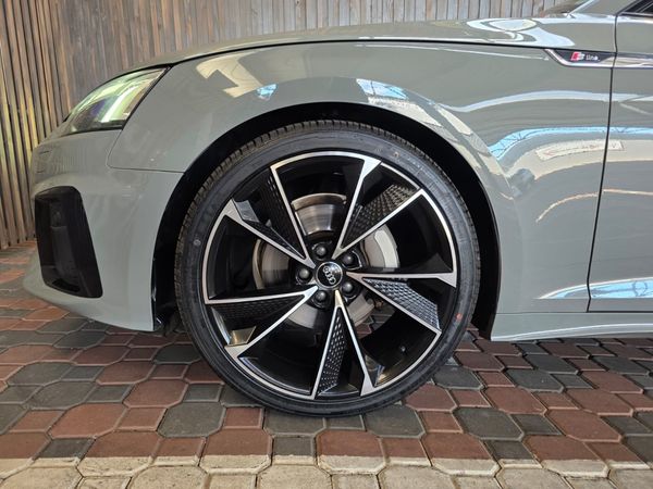2022-Audi-A5-Sportback-20-TDI-quattro-Auto-S-Line-40-TDI image:9