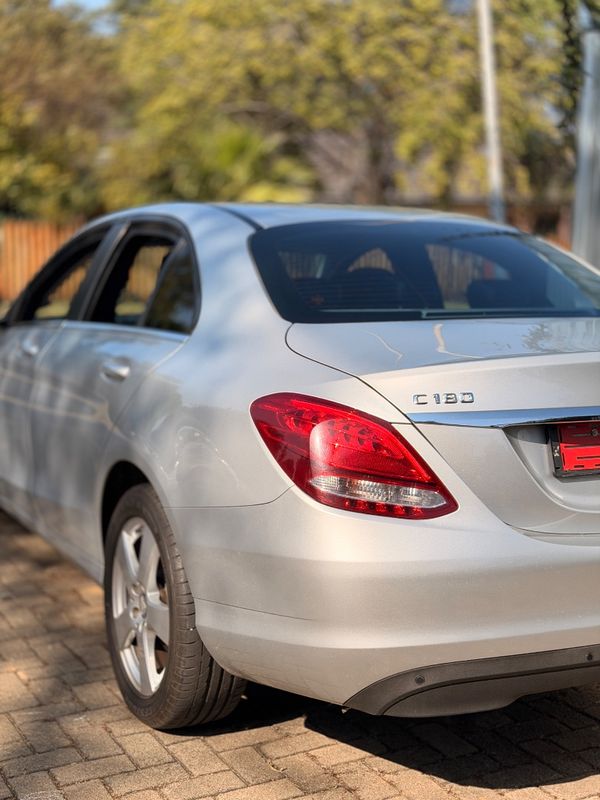 2014-Mercedes-Benz-C-Class-C-180-AMG-Line-Auto image:9