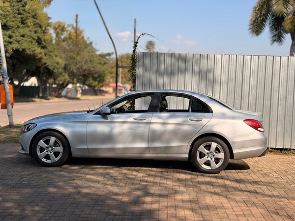 2014-Mercedes-Benz-C-Class-C-180-AMG-Line-Auto image:5