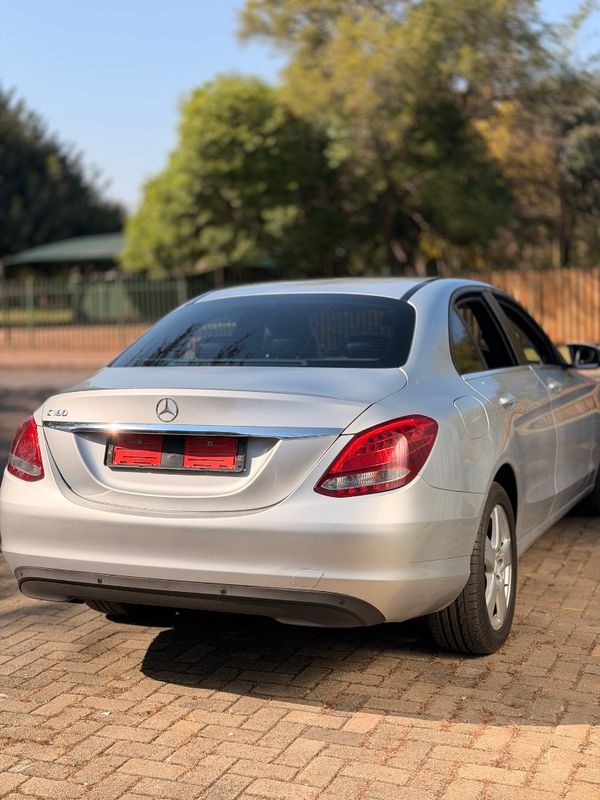 2014-Mercedes-Benz-C-Class-C-180-AMG-Line-Auto image:8