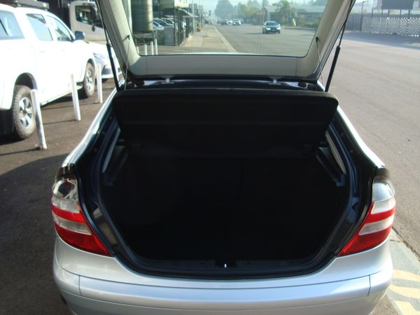 2004-Mercedes-Benz-C-Class-C-230K-Coupe-Auto image:5