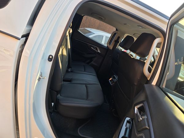 2023-Isuzu-D-Max-30-DDI-HR-ISE-NR-Auto-Double-Cab image:4