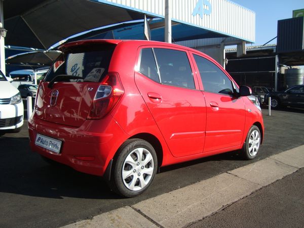 2013-Hyundai-i10-125-GLS-Fluid image:3
