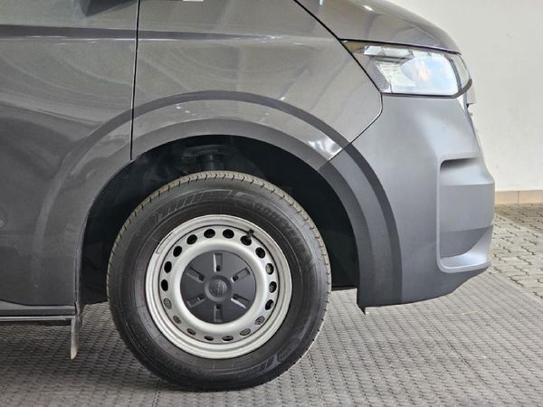 2025-Volkswagen-Transporter-Crew-Bus-20TDI-Auto-LWB-110kw-8-Seat image:8