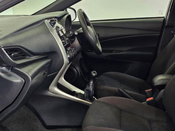 2019-Toyota-Yaris-15-XI-5-dr image:14