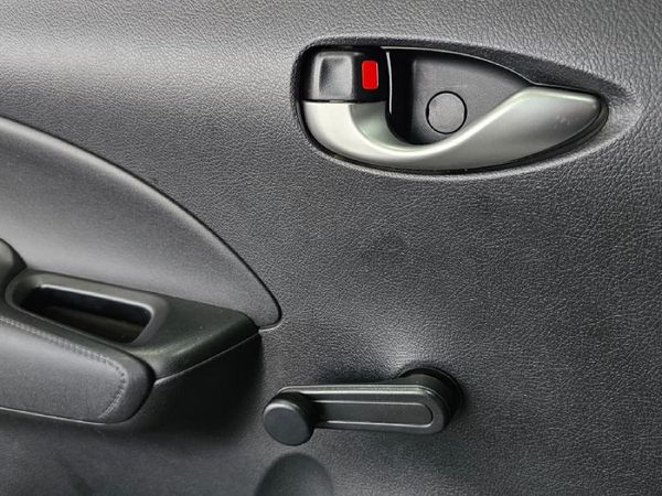 2019-Toyota-Yaris-15-XI-5-dr image:15