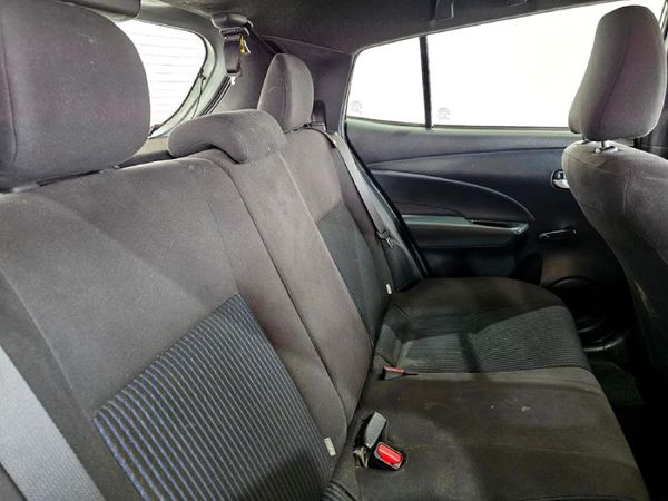 2019-Toyota-Yaris-15-XI-5-dr image:18