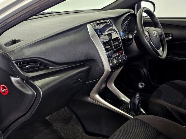 2019-Toyota-Yaris-15-XI-5-dr image:19