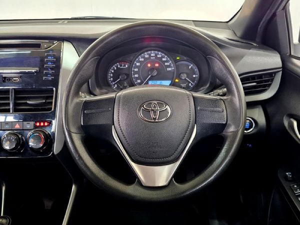 2019-Toyota-Yaris-15-XI-5-dr image:23
