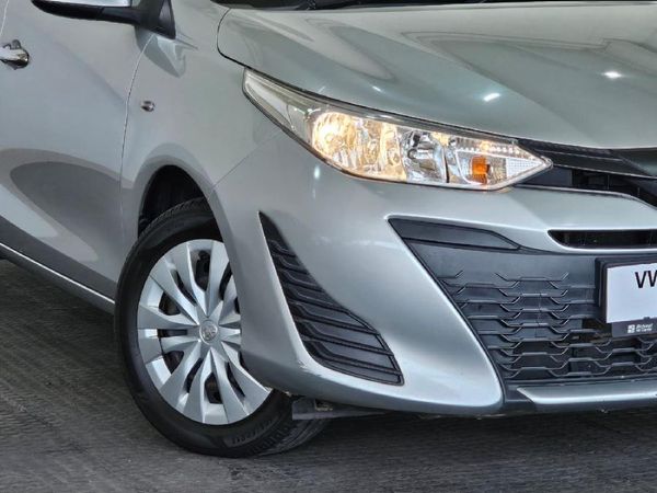 2019-Toyota-Yaris-15-XI-5-dr image:3