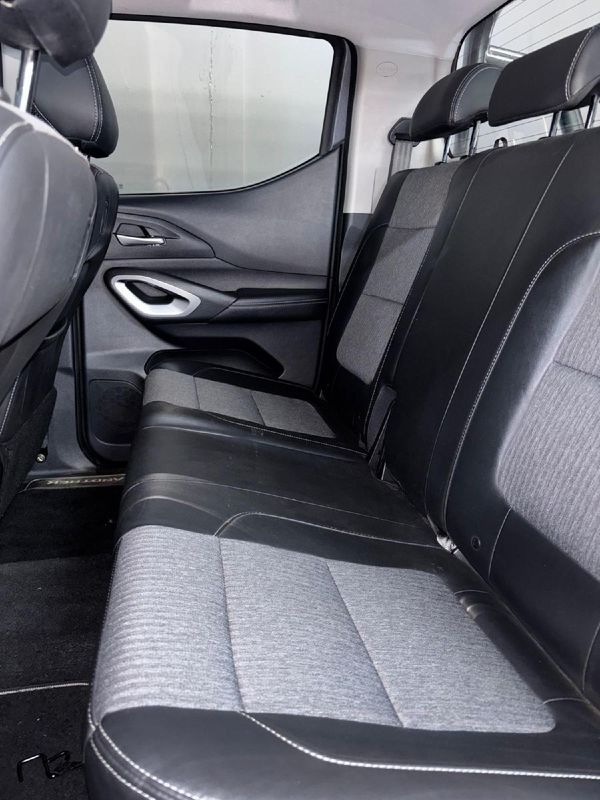 2024-Peugeot-Landtrek-19D-Allure-Double-Cab-Auto image:12