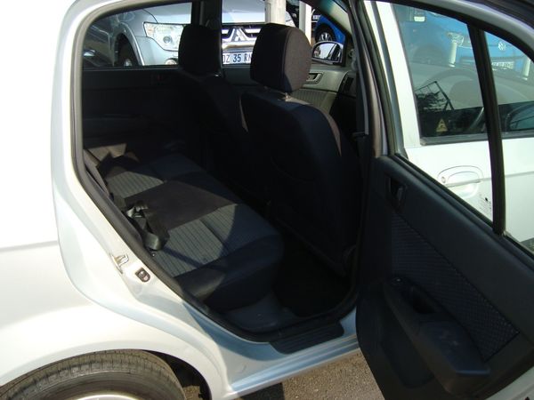 2011-Hyundai-Getz-14-HS image:6