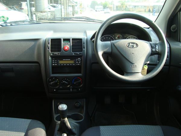 2011-Hyundai-Getz-14-HS image:7