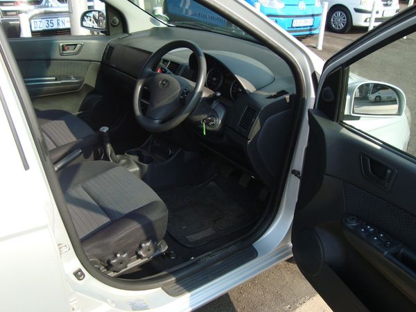 2011-Hyundai-Getz-14-HS image:8