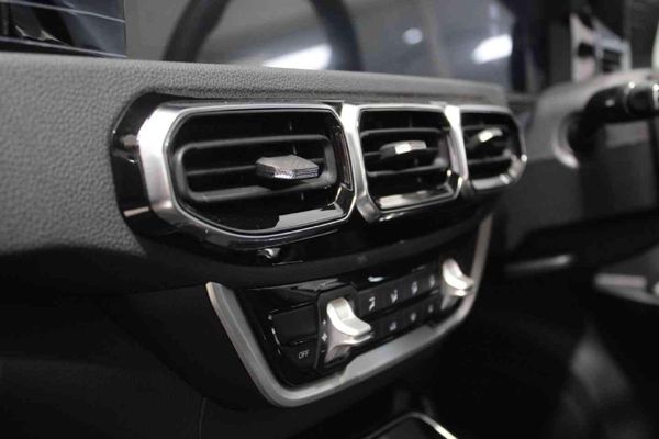 2025-Foton-Tunland-20T-G7-Elite-Double-Cab-Auto image:15