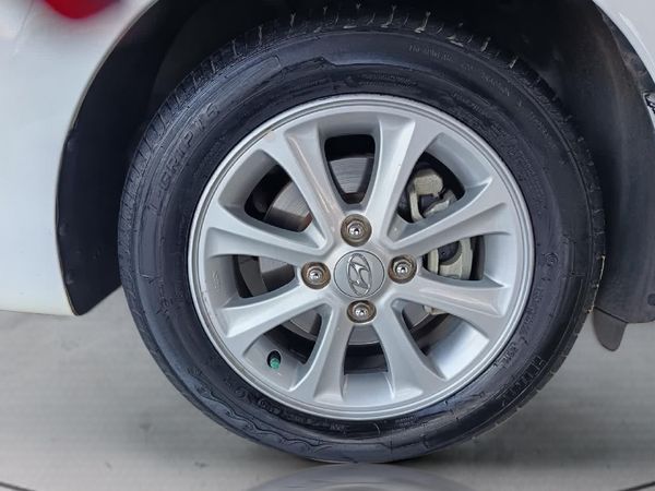 2020-Hyundai-Grand-i10-12-Fluid-Auto image:10
