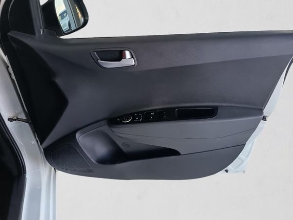 2020-Hyundai-Grand-i10-12-Fluid-Auto image:14