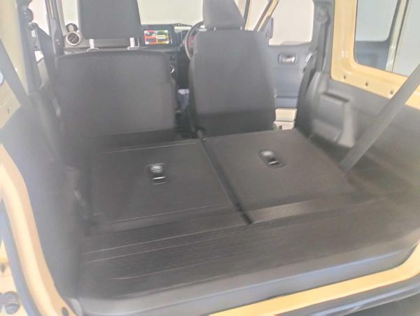 2020-Suzuki-Jimny-15-GLX image:9