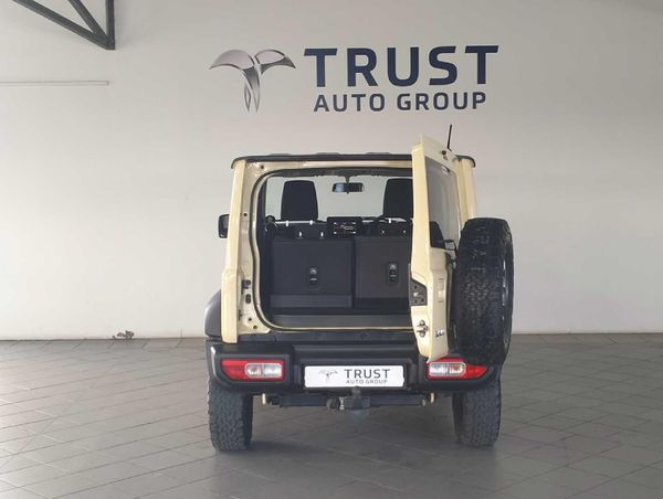 2020-Suzuki-Jimny-15-GLX image:10